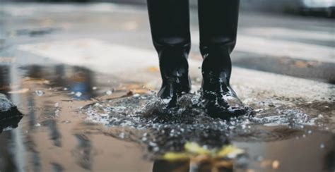 Zo bescherm je schoenen tegen regen, vuil en vlekken